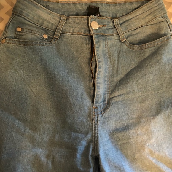 Fashion nova Highwaisted Jeans sz 11 - Picture 3 of 4
